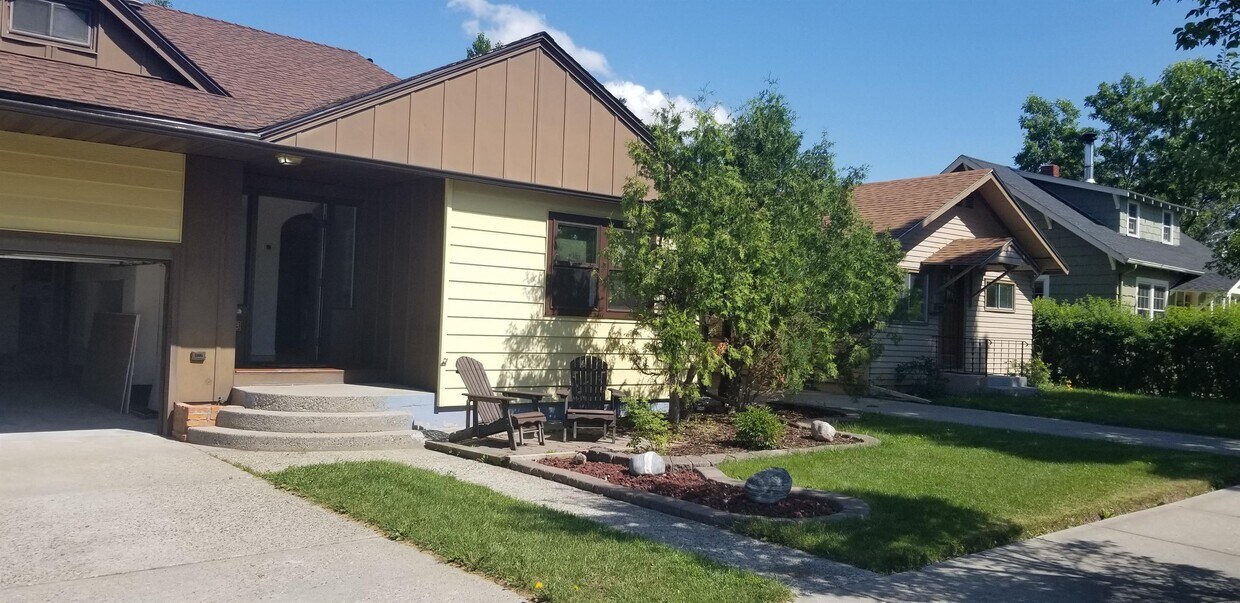 Primary Photo - 208 S 10th Ave