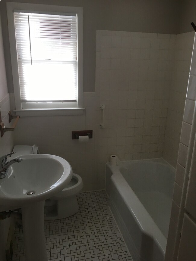 Foto del edificio - Charming North Syracuse cape 4 bed