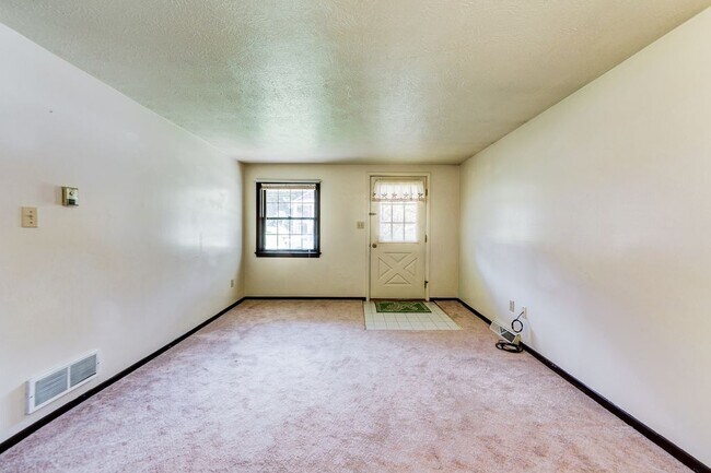 Building Photo - 125 Freeport St