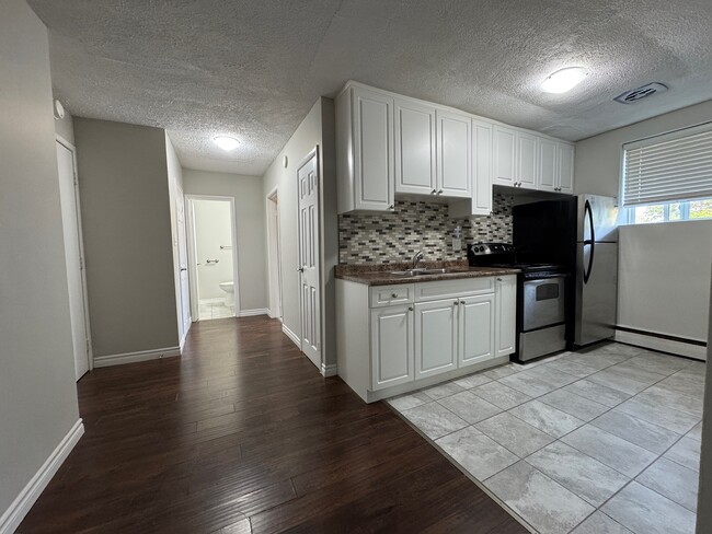 Building Photo - 2 bedroom apartment