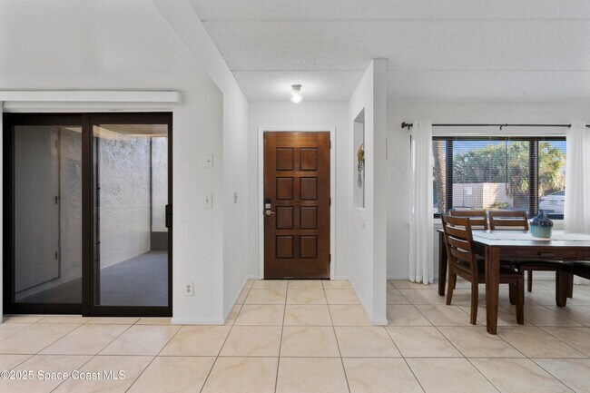 Foto del edificio - 1145 N Shannon Ave