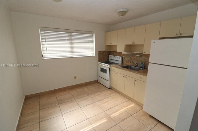 Foto del edificio - 1828 NW 19th St