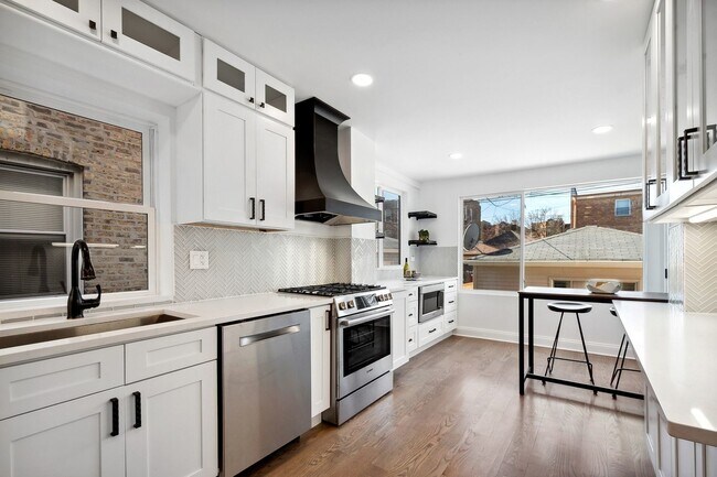 Foto del edificio - 5426 N Western Ave