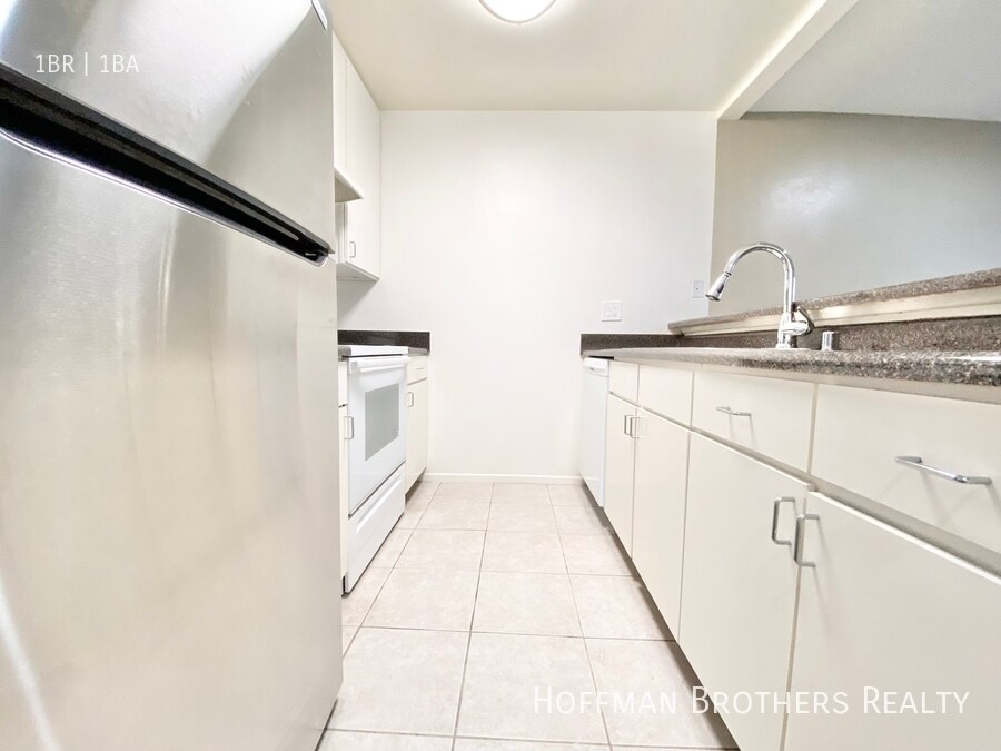 Foto principal - 1853 Whitley Ave Los Angeles CA 90028
