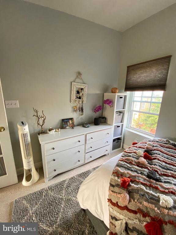 Building Photo - 1444 S Charles St