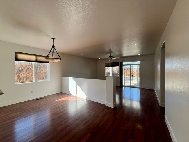 Foto del edificio - 1518 Iratcabal Dr