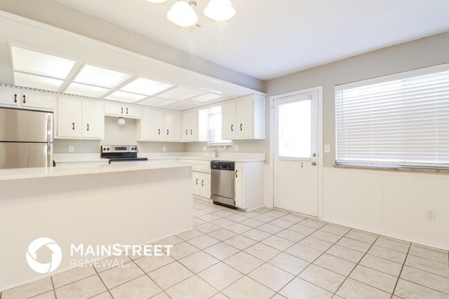 Building Photo - 1113 N Patterson Dr