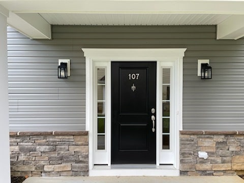 Side Entrance - 107 Arose Ln