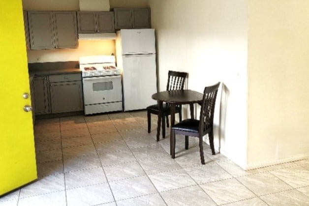 Welcome to your bright and spacious apartment! - The Junipero Palm Springs