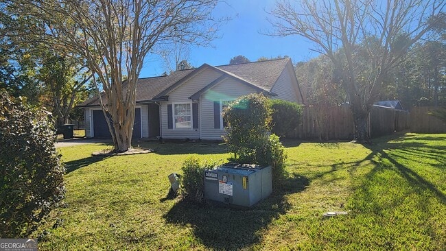 Building Photo - 113 Almond Cir