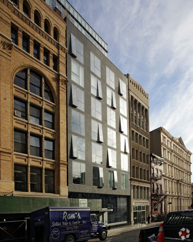 Building Photo - 48 Bond St