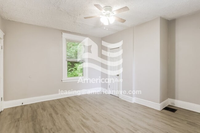 Foto del edificio - 318 Purcell Ave