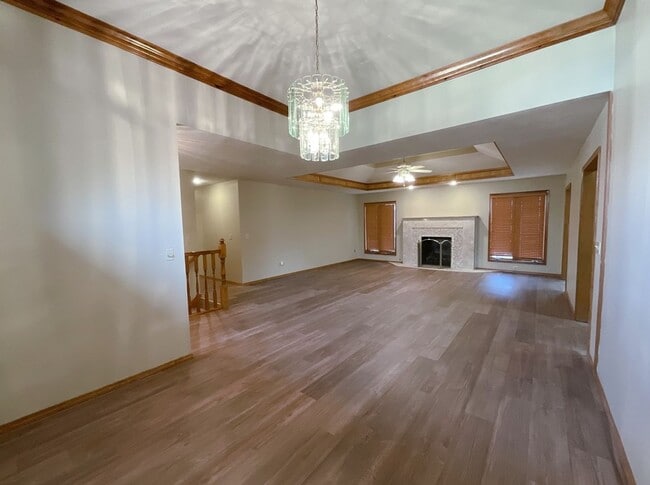 Building Photo - LEASING