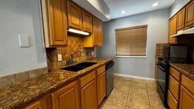 Building Photo - 121 13th Avenue South Unit C
