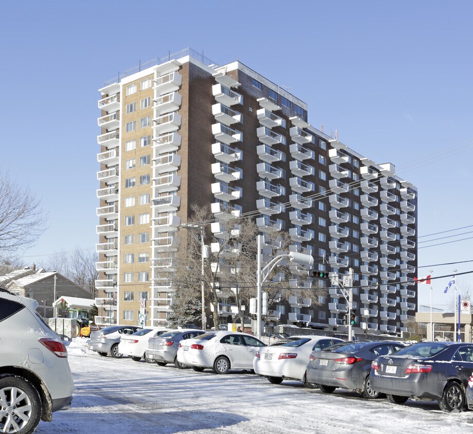 Lakeshore Towers Apartments 30 du BordduLacLakeshore Pointeclaire