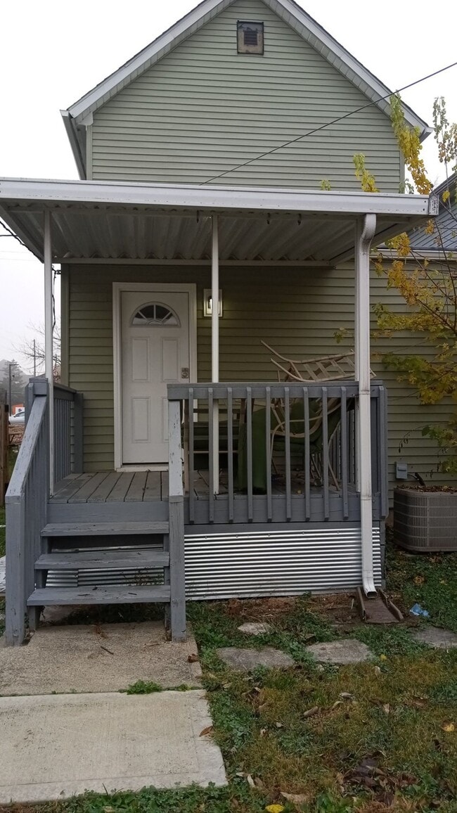 Building Photo - 185 S Cypress Ave