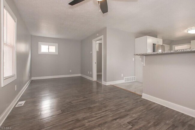Building Photo - 17300 Mapleboro Ave