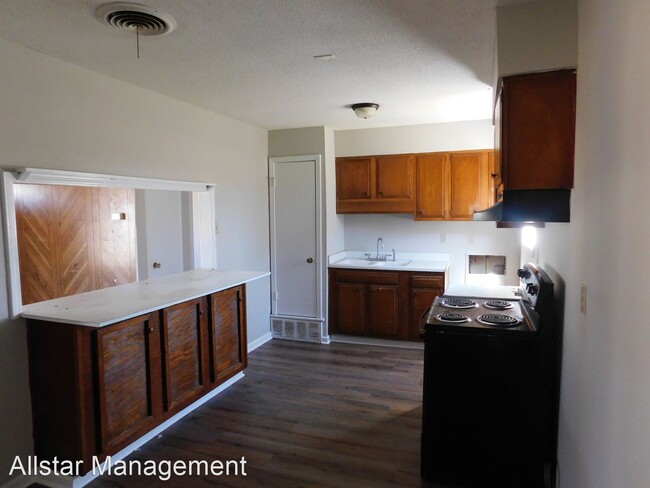 Foto del edificio - 3 br, 1 bath House - 6650 Embassy Circle