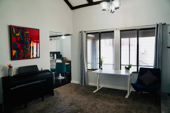 Foto del edificio - 1303 Kingsridge Ct