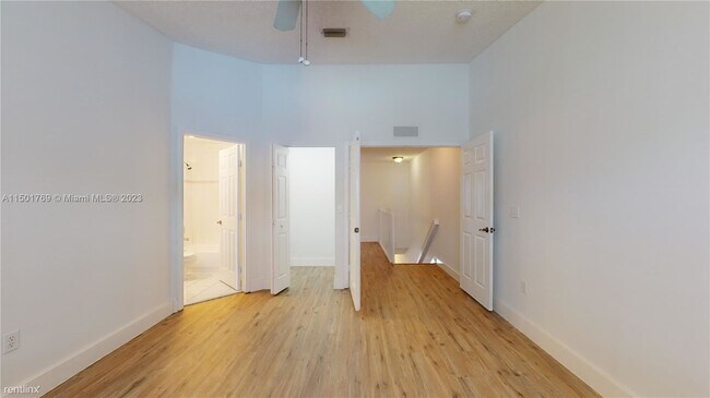 Building Photo - 3 br, 2.5 bath House - 2207 SE 25th Ave