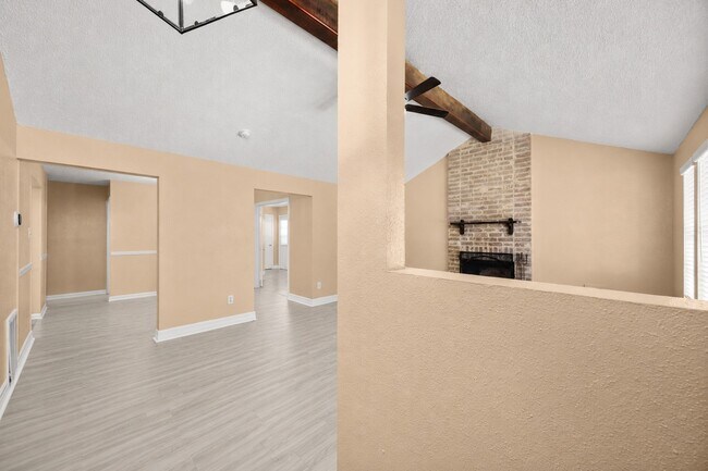 Foto del edificio - 1014 Three Forks Dr