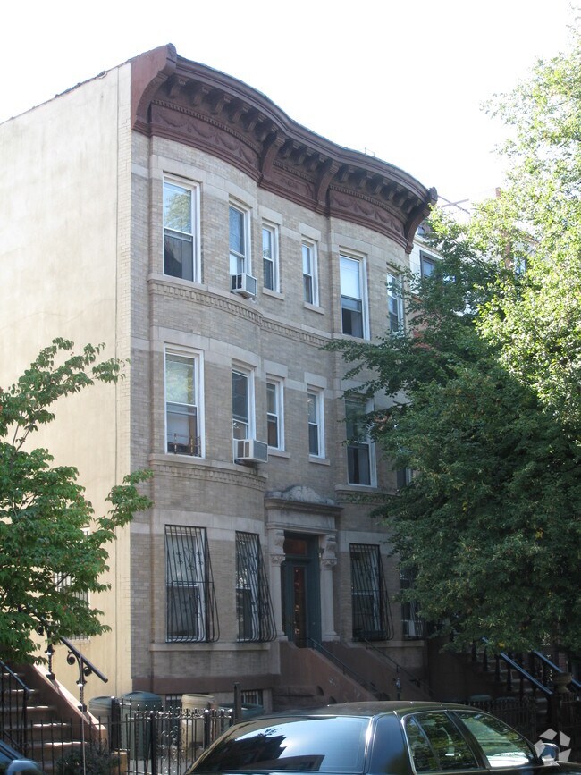 Foto del edificio - 352 11th St