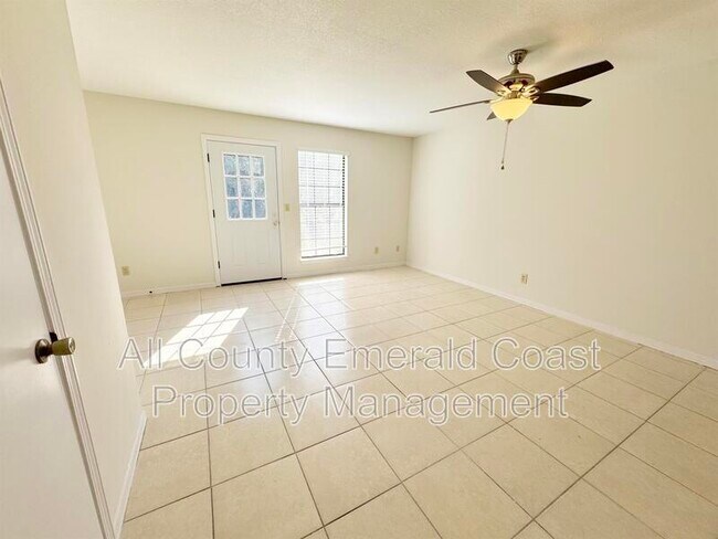 Foto del edificio - 875 Fairview Dr
