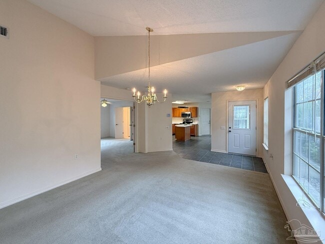 Foto del edificio - 1039 E Maxwell St