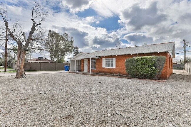 Foto del edificio - 2129 W Weldon Ave
