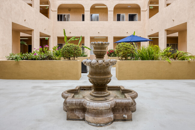 Fuente - Vinton Court Apartments