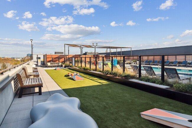 Residences at The Finery - Rooftop Lawn - Residences at The Finery