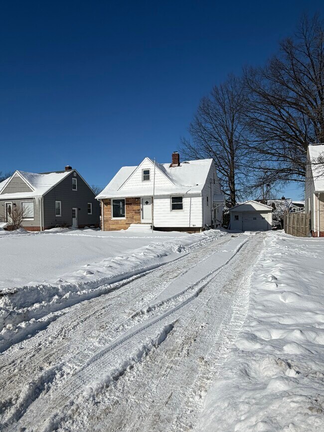 Foto del edificio - 116 Arlington Cir