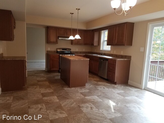 Building Photo - 4 br, 2.5 bath House - 1360 Phillip Ave