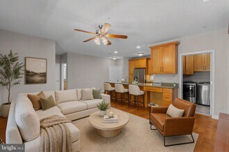 Building Photo - 1701 Lake Shore Crest Dr