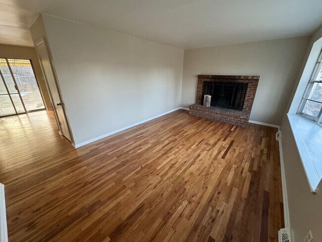 Foto del edificio - Spacious Ranch Style Home in Aurora