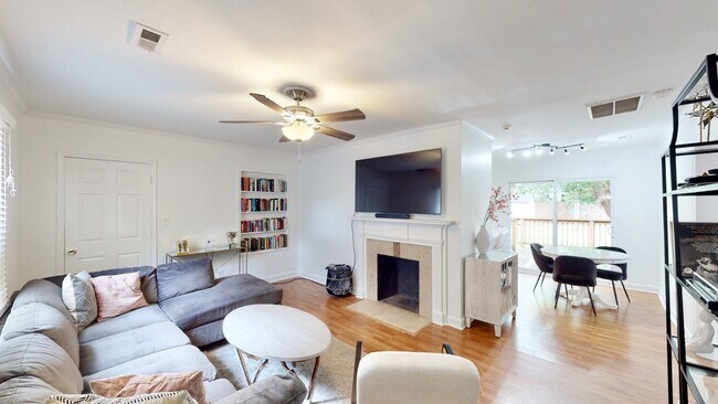 Foto del edificio - 1008 Leigh Ave
