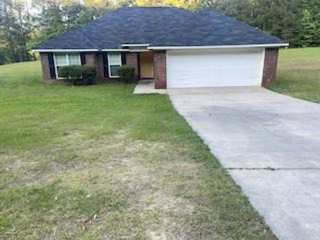 Primary Photo - Like New 3 bedroom 2 bath with garage for ...
