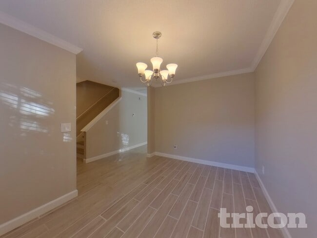 Building Photo - 3733 Eskdale Dr