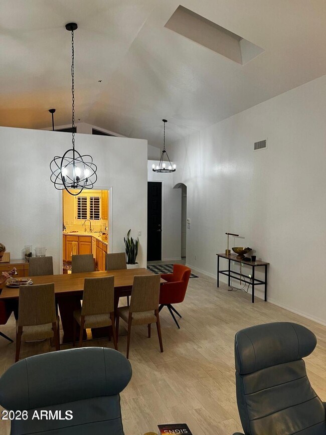 Foto del edificio - 8479 N 84th Pl
