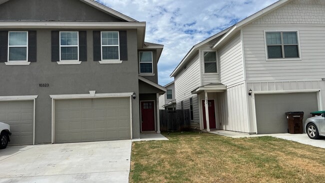 Lynwood Village Townhome - Move-in Ready - Lynwood Village Townhome - Move-in Ready