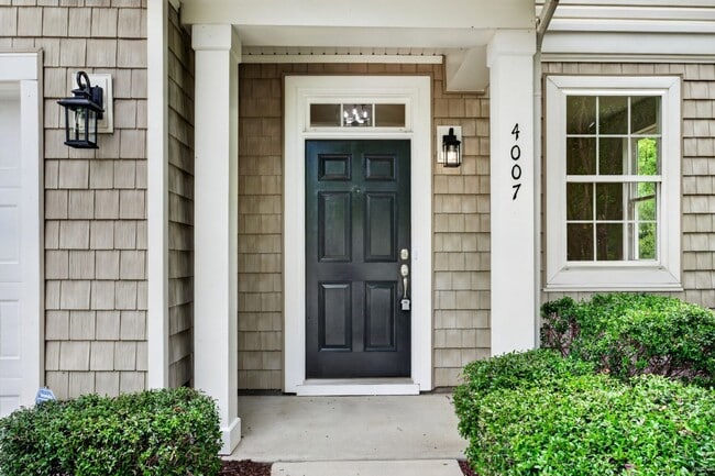 Building Photo - 4007 Jockey Club Circle