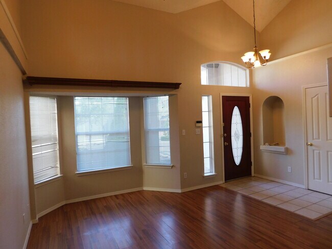 Building Photo - 12604 Sun Terrace Ave