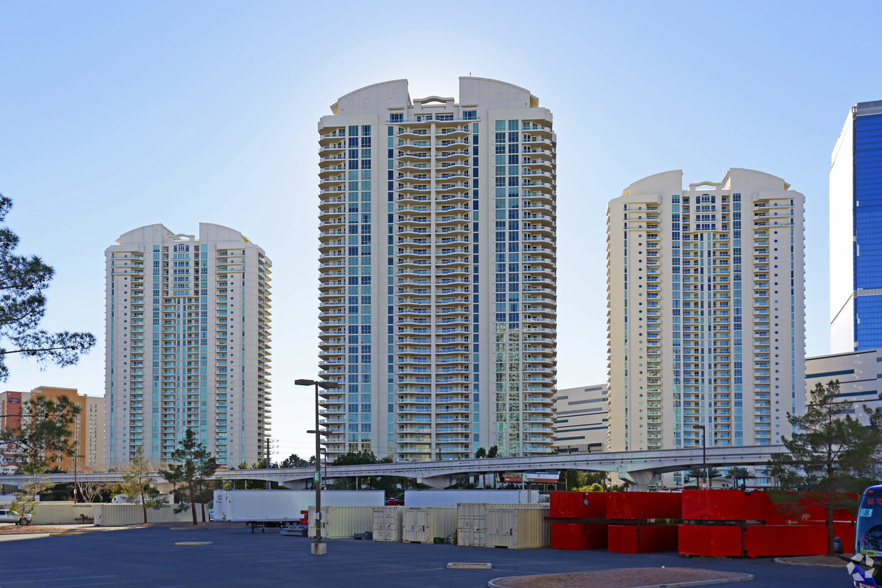 Turnberry Apartments Las Vegas