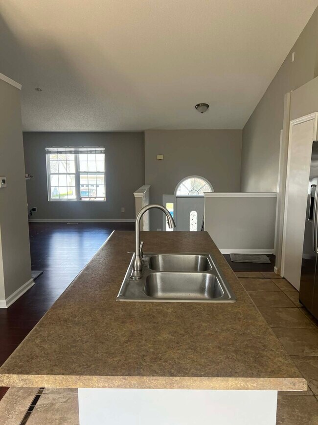 Foto del edificio - 267 Ashland Park Ct