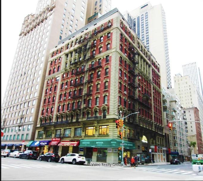 Foto principal - 57 W 58th St