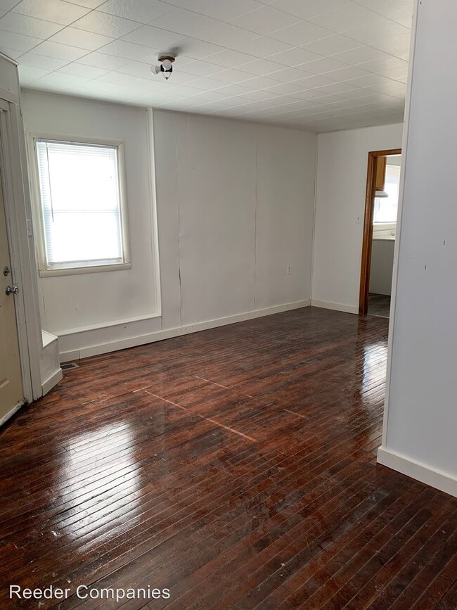 Building Photo - 4862 Baring Ave