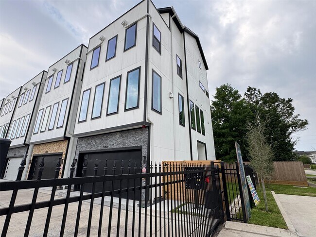 Foto del edificio - 5705 Dolores St