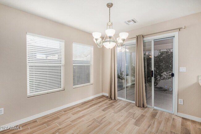 Foto del edificio - 8930 E Yucca St