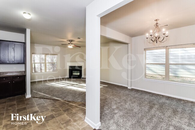 Foto del edificio - 466 Grenier Terrace NE