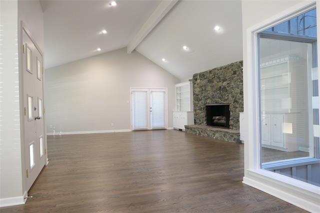 Foto del edificio - 7023 Briarmeadow Dr